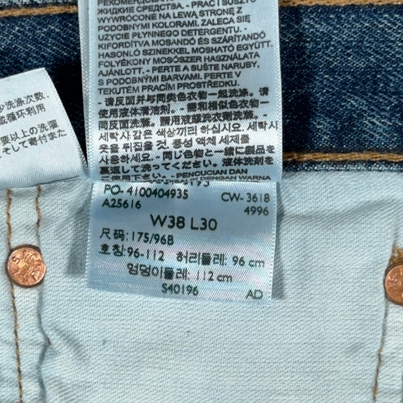 Levis 501 Jeans Mens 38x31 Blue Medium Wash Original Fit Straight Leg Button Fly - Picture 5 of 12